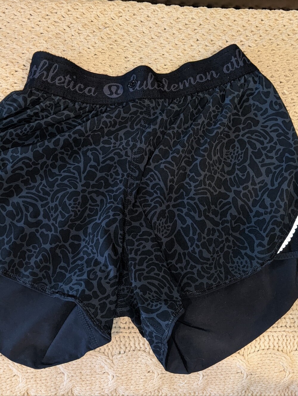 Lululemon Go the Distance Reversible Shorts 6